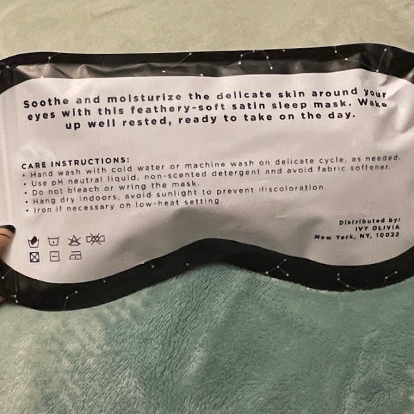 🖤✨🤍 Ivy Olivia Satin Eye Mask 🖤✨🤍 - Picture 3 of 4